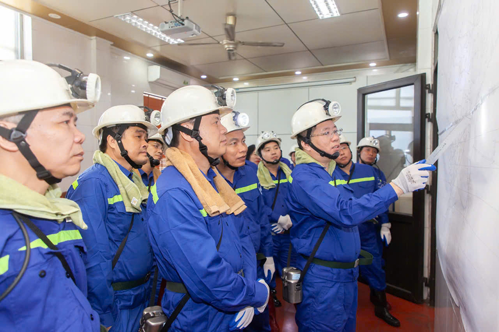 Trường hợp nào phải học và thi lại thẻ an toàn lao động?