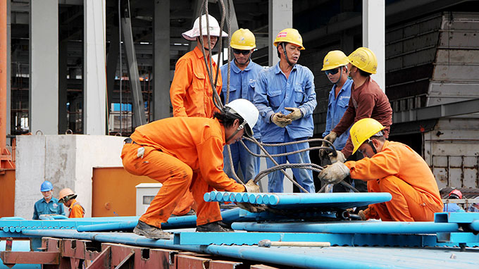 Những đối tượng nào bắt buộc phải có thẻ an toàn lao động?